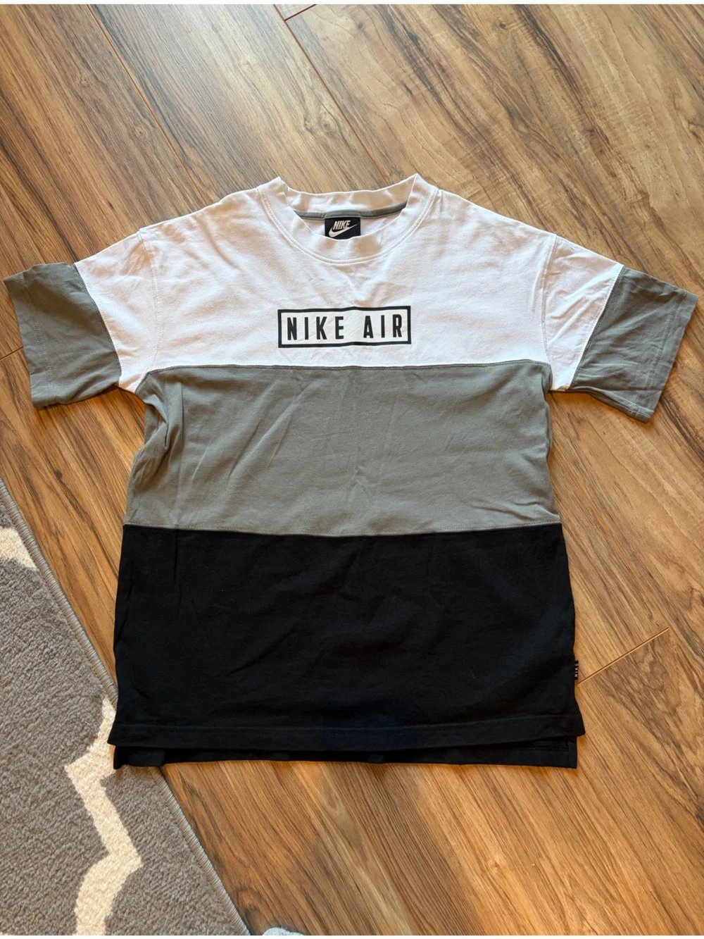 Nike Colorblock 'Nike Air' Short Sleeve Tee in White, Gray, Black